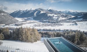 Panoramahotel Hubertus Dolomiten Skypool Winter